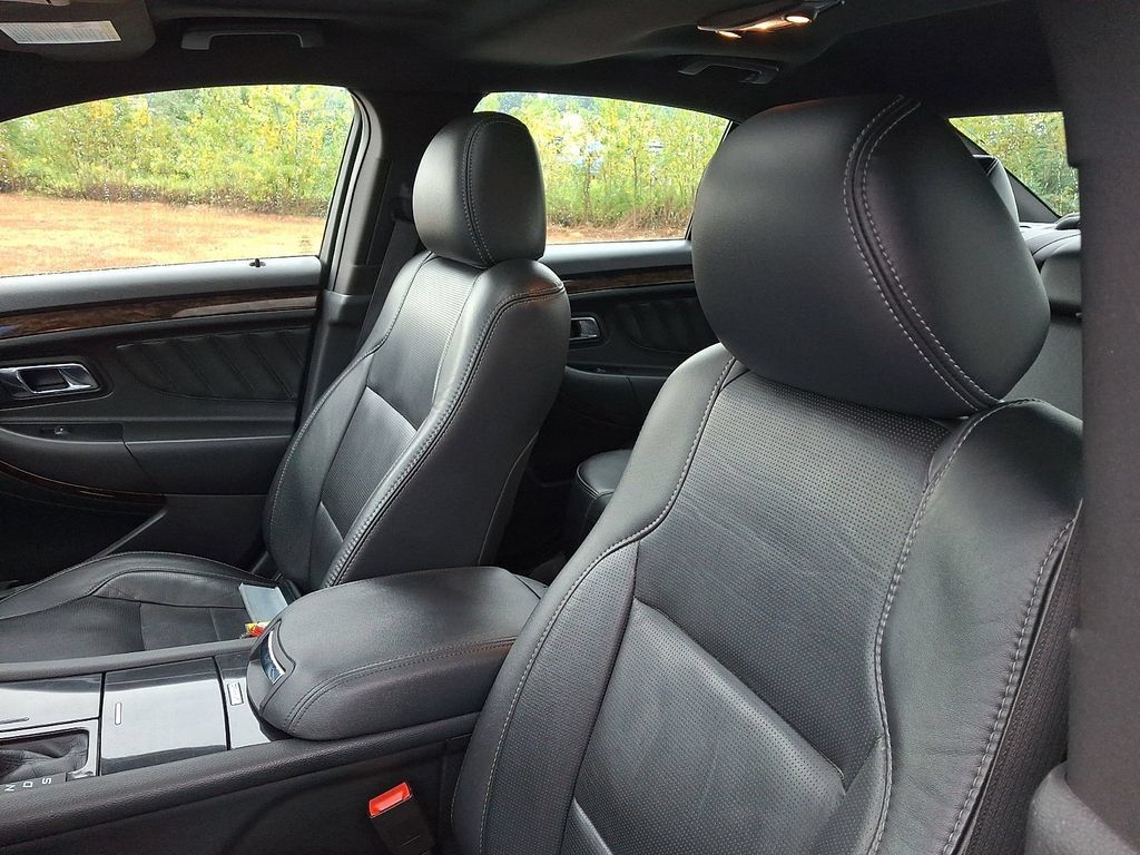 Certified 2018 Ford Taurus Limited AWD/4WD image 14