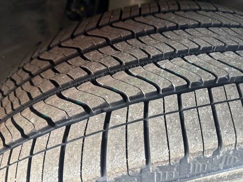 Used 2021 Chevrolet Suburban High Country image 14