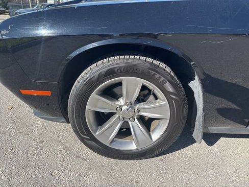 Used 2019 Dodge Challenger SXT image 13