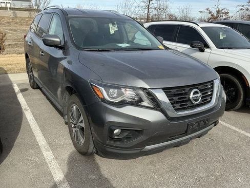 Used 2017 Nissan Pathfinder SV w/ Trailer Tow Package image 4