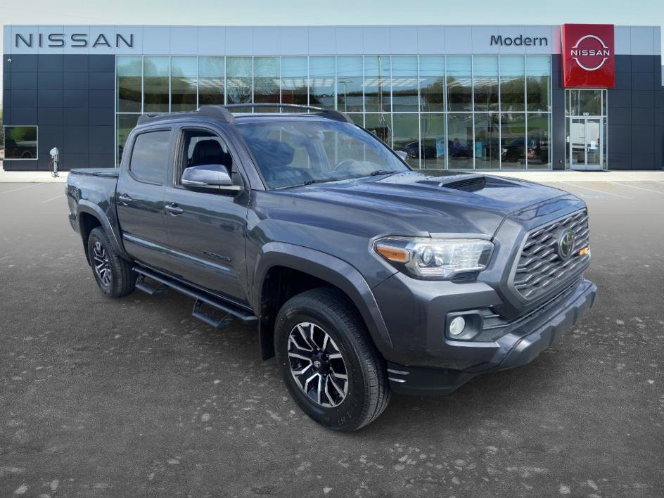 Used 2020 Toyota Tacoma TRD Sport w/ TRD Premium Sport Package AWD/4WD image 6