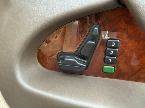 Used 1995 Mercedes-Benz S 500 Sedan image 44