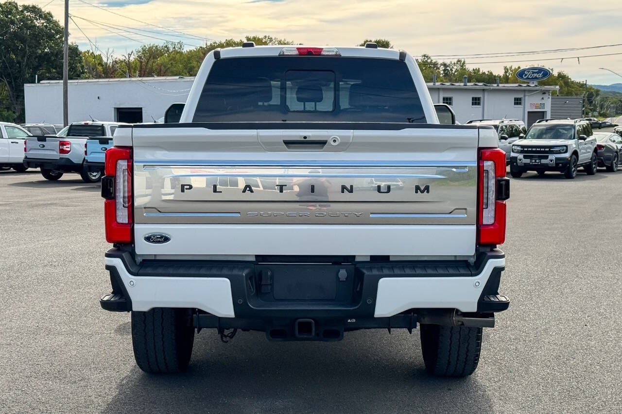 Used 2024 Ford F250 Platinum w/ FX4 Off-Road Package AWD/4WD image 4