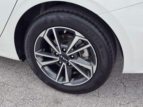 Used 2024 Kia Forte LXS FWD image 7