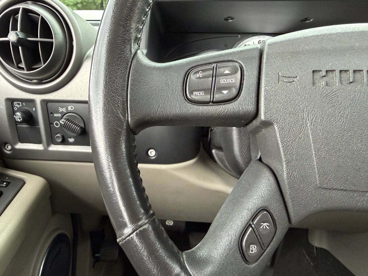 Used 2003 HUMMER H2 w/ Preferred Equipment Group AWD/4WD image 20