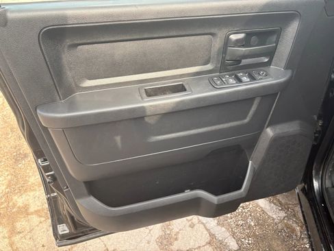 Used 2015 RAM 1500 Express w/ Black Ram 1500 Express Group image 9