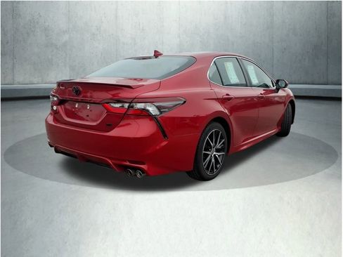 Certified 2022 Toyota Camry SE image 23