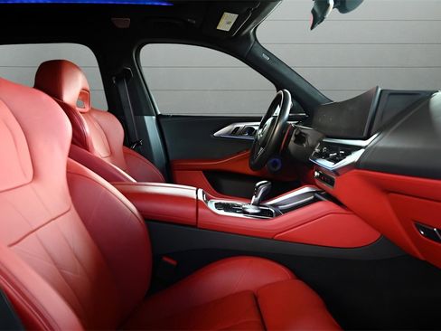 Used 2023 BMW XM image 31