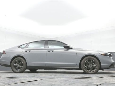 Used 2025 Honda Accord SE image 48