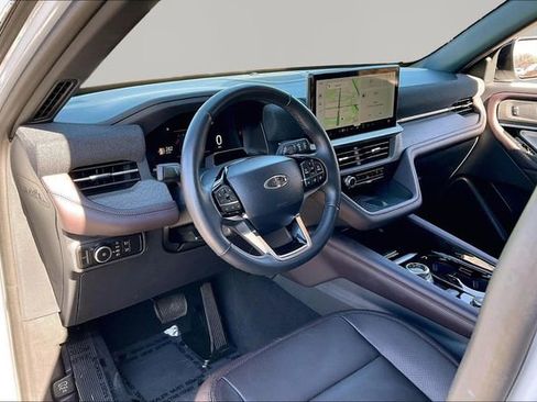 Used 2025 Ford Explorer Platinum w/ LUX Leather Package image 12