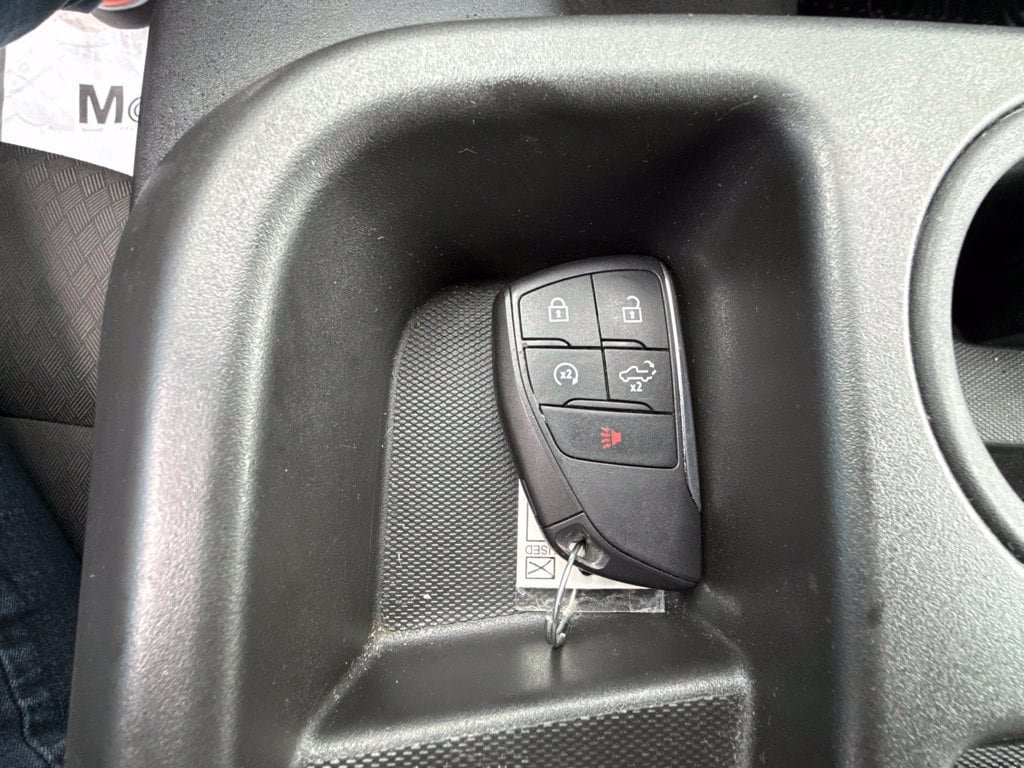 Used 2024 Chevrolet Silverado 1500 LT AWD/4WD image 27