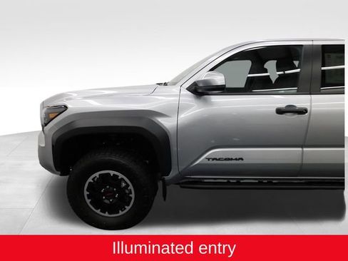 Used 2024 Toyota Tacoma TRD Off-Road image 12