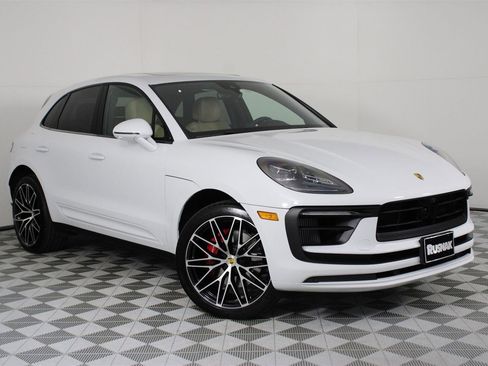 Certified 2025 Porsche Macan S image 9