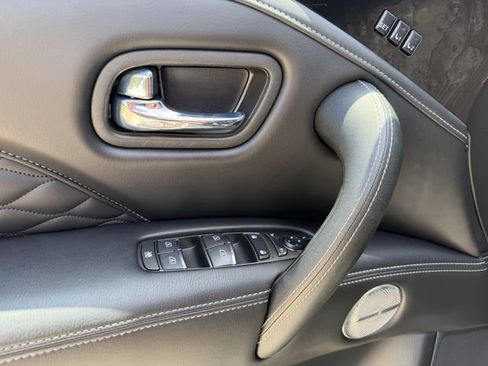 Used 2024 INFINITI QX80 Sensory RWD image 11