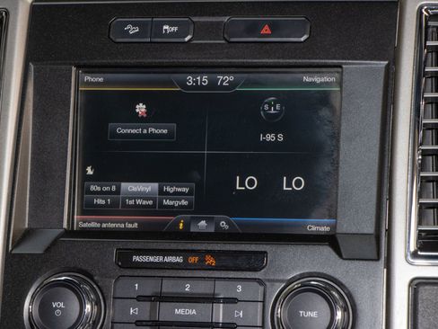 Used 2015 Ford F150 Lariat image 22