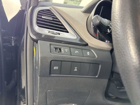 Used 2016 Hyundai Santa Fe SE image 14