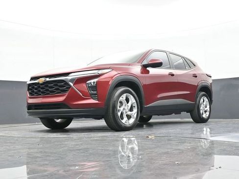 Used 2024 Chevrolet Trax LS w/ LS Convenience Package image 54