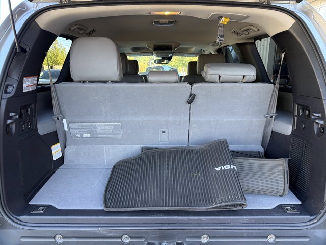 Used 2020 Toyota Sequoia Platinum AWD/4WD image 27