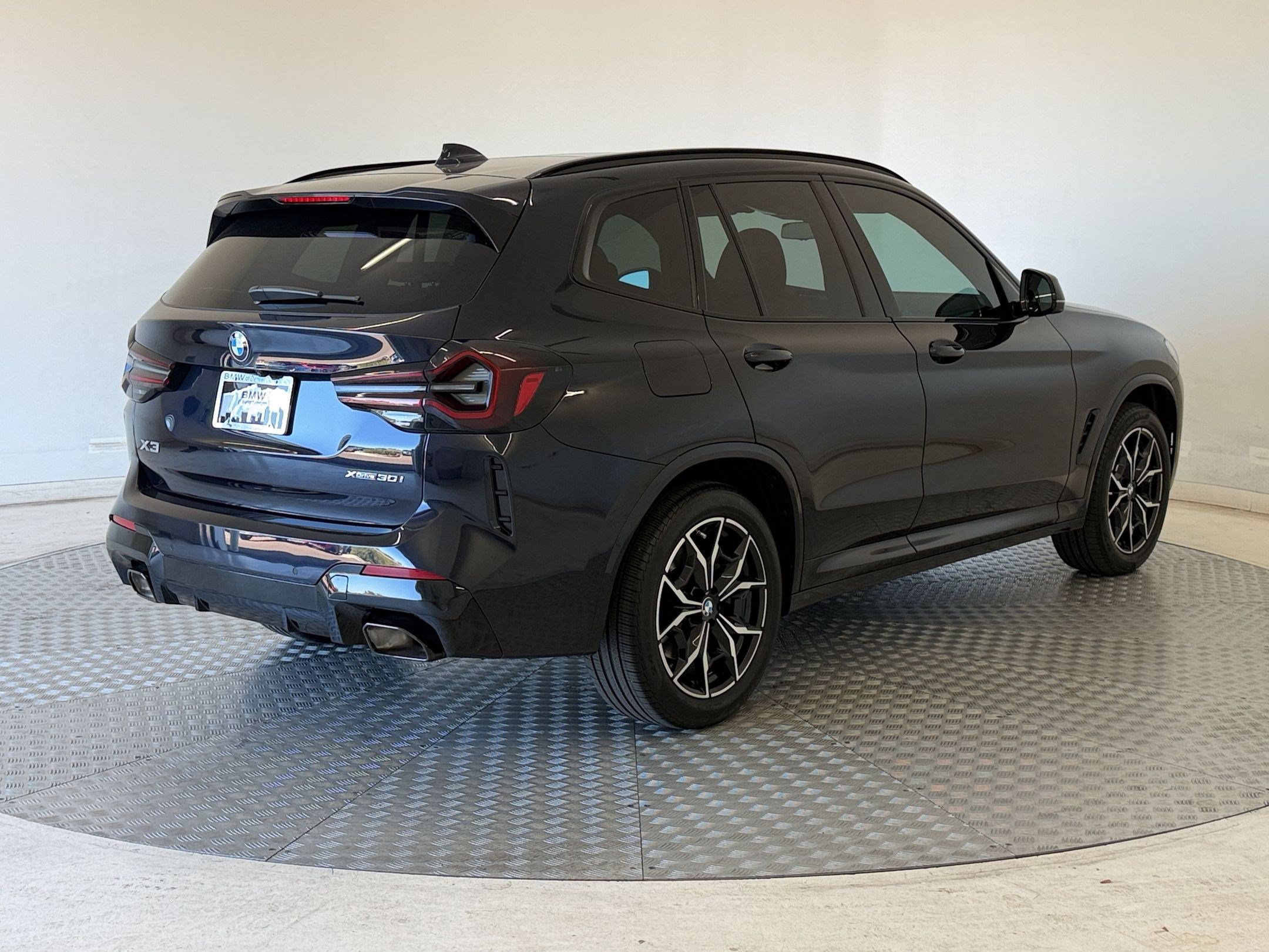 Certified 2024 BMW X3 xDrive30i w/ M Sport Package AWD/4WD image 9