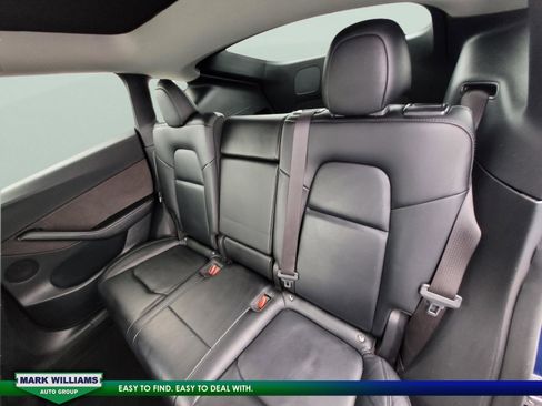 Used 2022 Tesla Model Y Long Range image 14