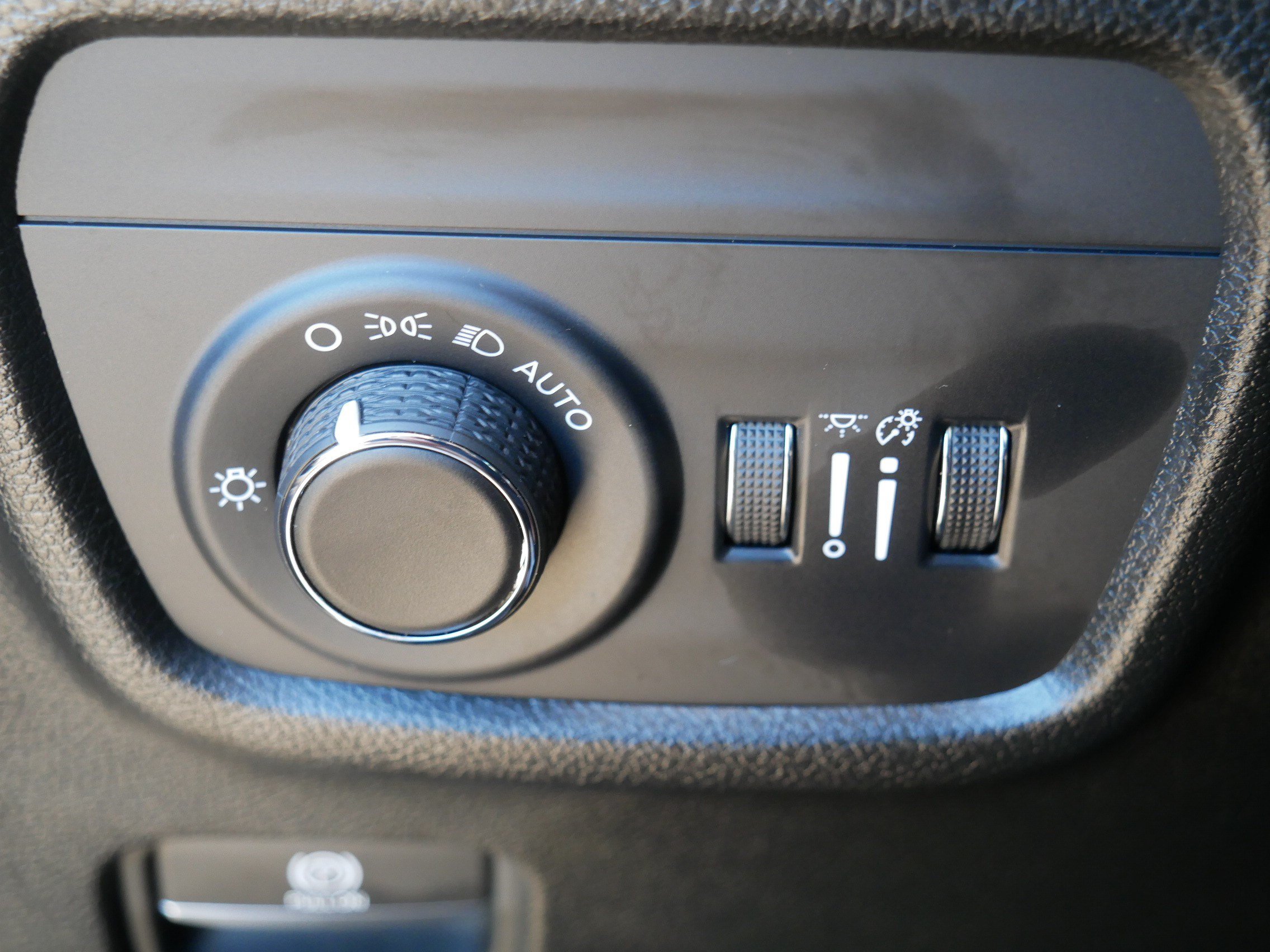 Used 2023 Jeep Grand Cherokee Altitude AWD/4WD image 26