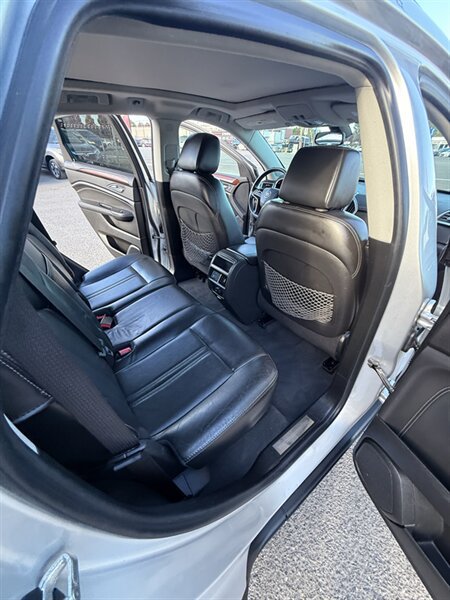 Used 2014 Cadillac SRX Luxury AWD/4WD image 28