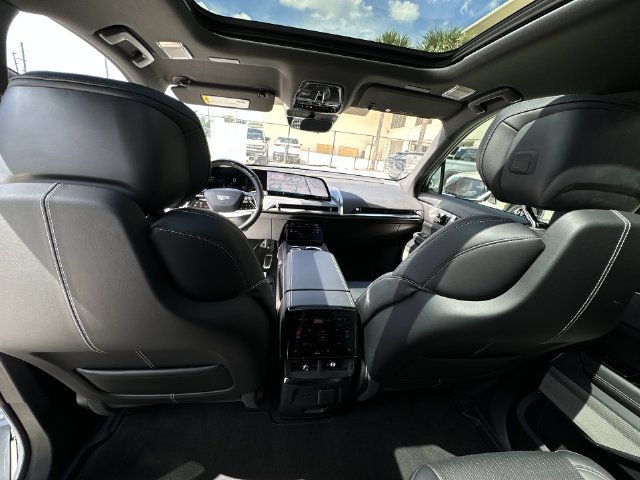 Certified 2026 Cadillac Vistiq Sport AWD/4WD image 31