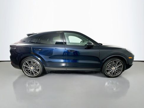 Used 2023 Porsche Cayenne Platinum Edition image 8