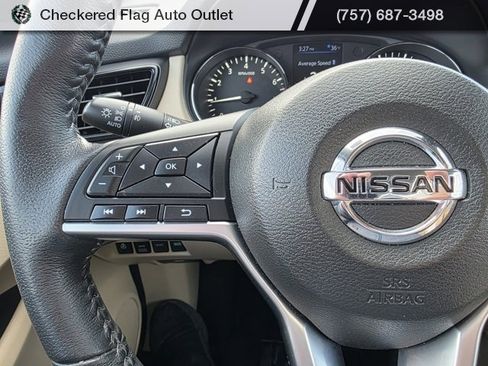 Used 2020 Nissan Rogue SL image 27