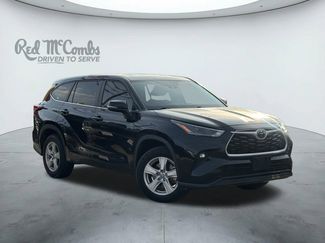 Used 2023 Toyota Highlander LE video 1
