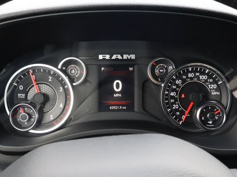 Used 2024 RAM 2500 Big Horn image 30