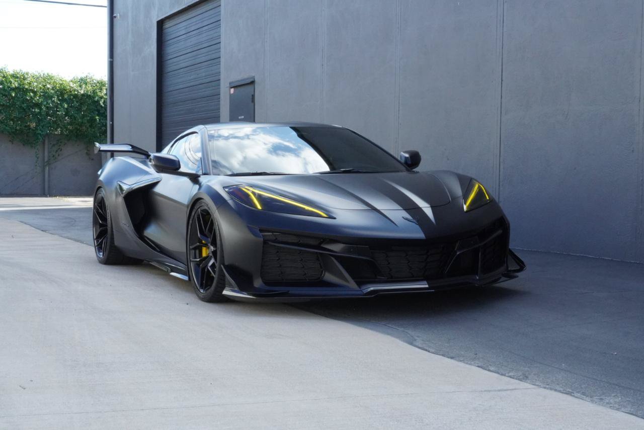 Used 2025 Chevrolet Corvette Z06 w/ Z07 Performance Package RWD image 8
