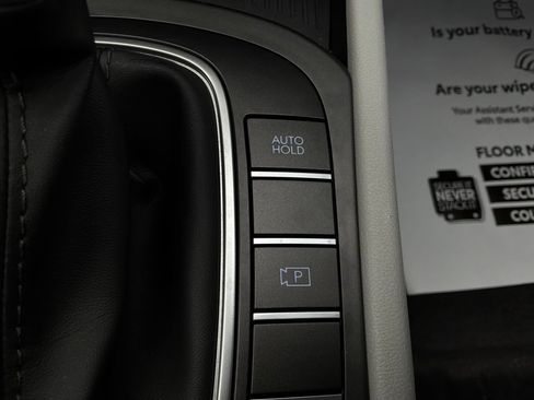Used 2025 Hyundai Kona SEL FWD image 25