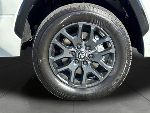 New 2026 Toyota Tundra Platinum image 29