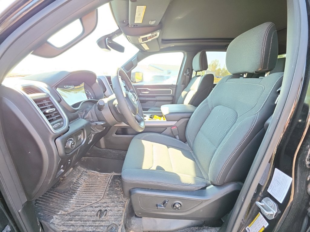 Used 2020 RAM 1500 Big Horn AWD/4WD image 10