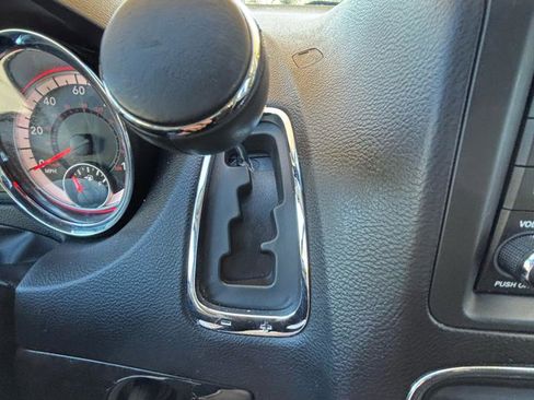 Used 2016 Dodge Grand Caravan American Value Package w/ UConnect Hands-Free Group FWD image 29