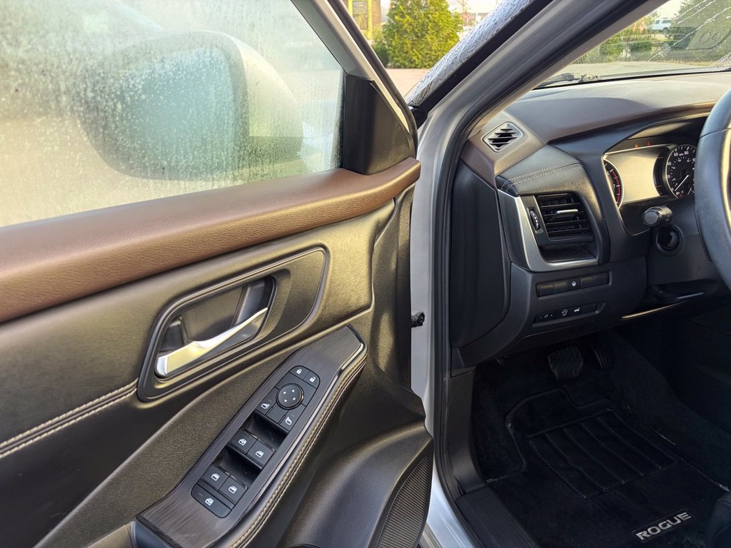Certified 2023 Nissan Rogue SV w/ SV Premium B Package AWD/4WD image 13