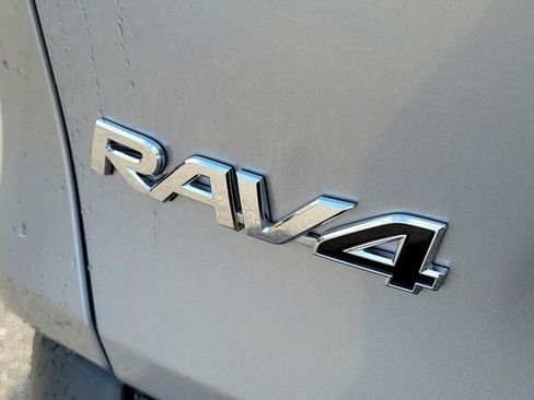 Used 2025 Toyota RAV4 XLE w/ Convenience Package FWD image 6