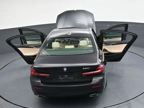 Used 2021 BMW 530i w/ Premium Package image 39