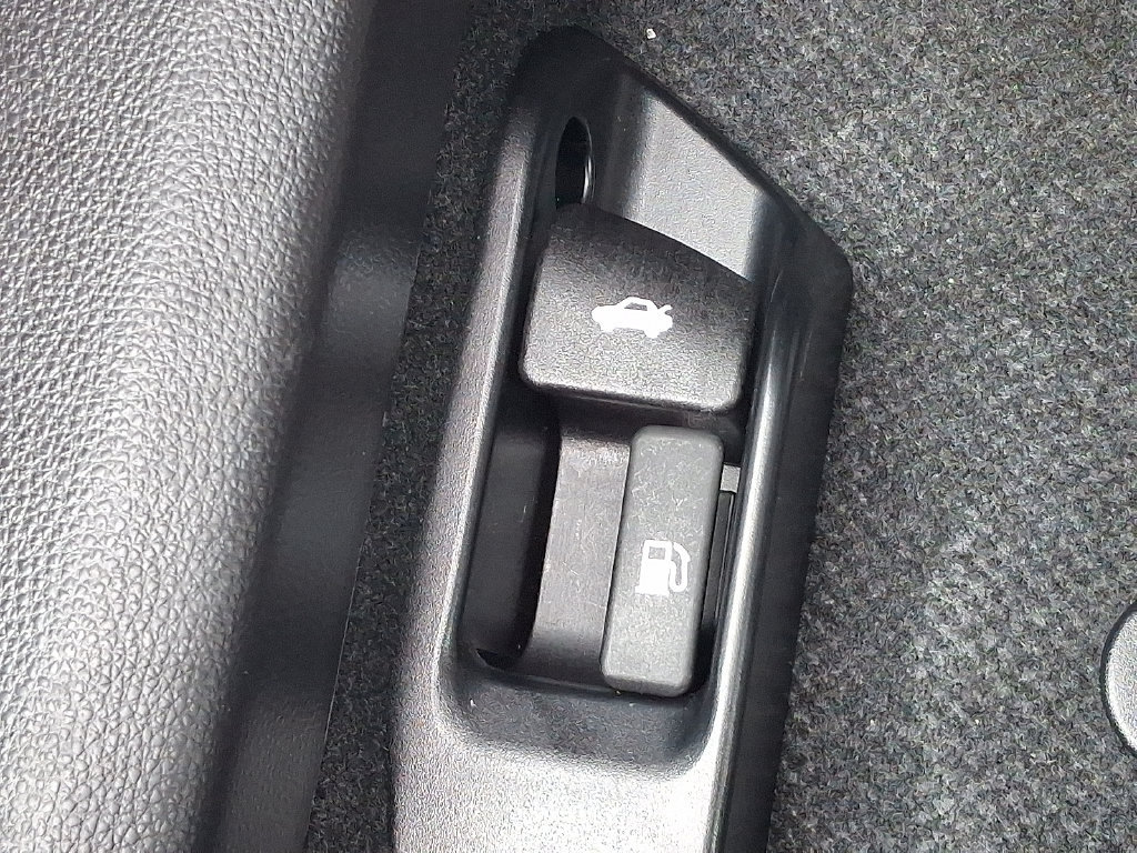Used 2026 Toyota Corolla LE FWD image 26