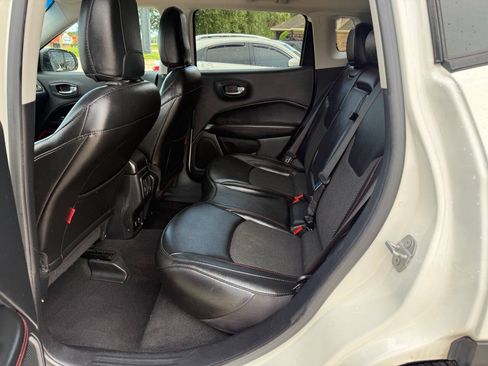 Used 2020 Jeep Compass Trailhawk AWD/4WD image 12