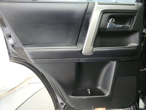 Used 2016 Toyota 4Runner SR5 Premium w/ Four Season Floor Mat Package image 28