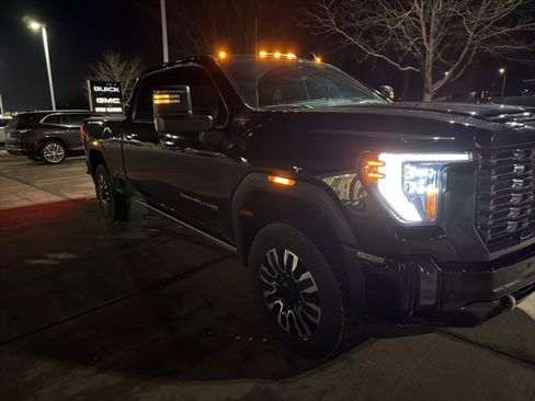 Used 2024 GMC Sierra 2500 Denali Ultimate image 8