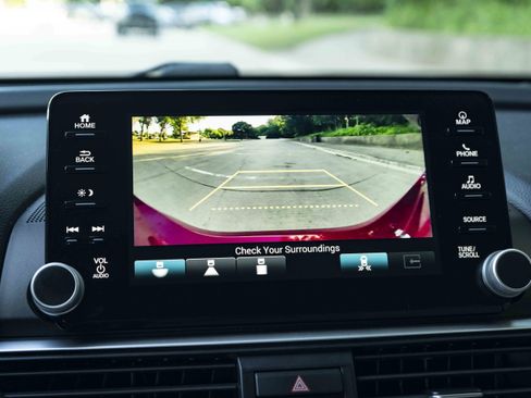 Used 2020 Honda Accord Touring image 31