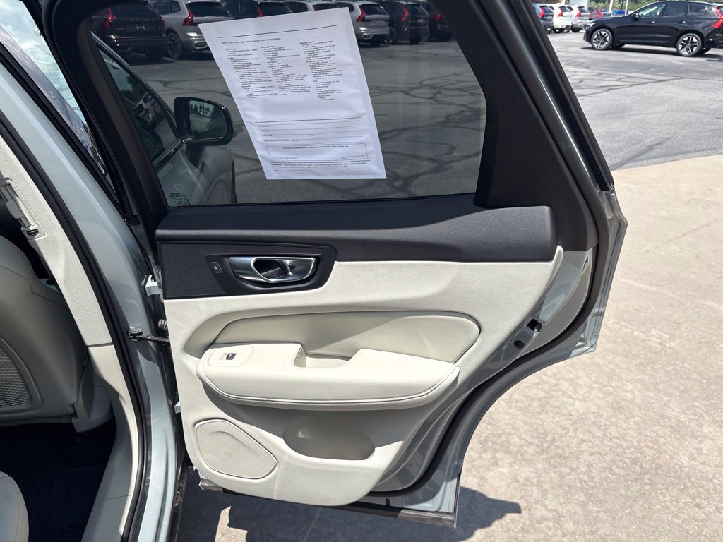 Certified 2025 Volvo XC60 T8 Plus w/ Protection Package Premier AWD/4WD image 36