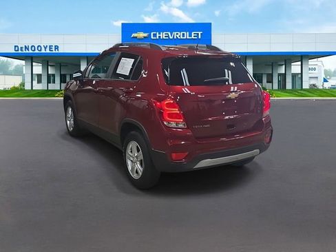 Used 2021 Chevrolet Trax LT w/ Driver Confidence Package image 9