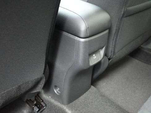 New 2025 Nissan Versa SV w/ Trunk Package FWD image 18