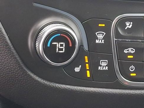 Used 2023 Chevrolet Equinox LT image 23