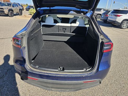 Used 2024 Tesla Model Y Long Range image 14