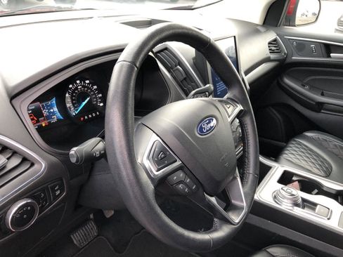 Used 2024 Ford Edge Titanium image 5